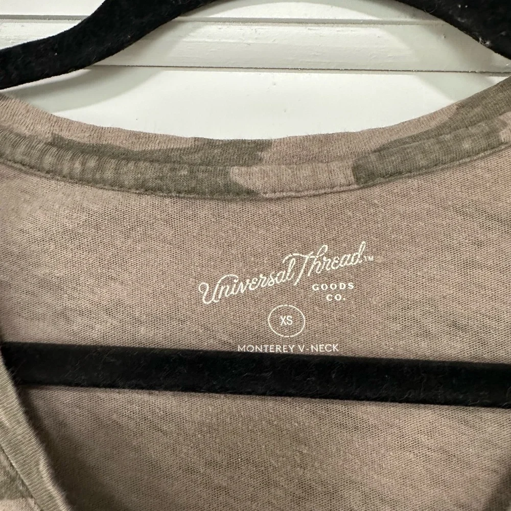 3 v-neck tops - Picture 5 of 7